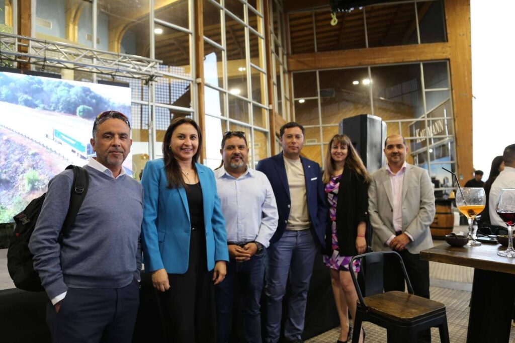 Camiones equipados y listos para operar