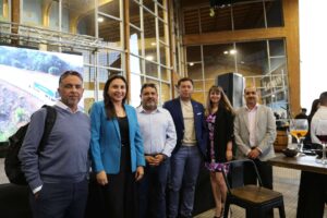 Camiones equipados y listos para operar